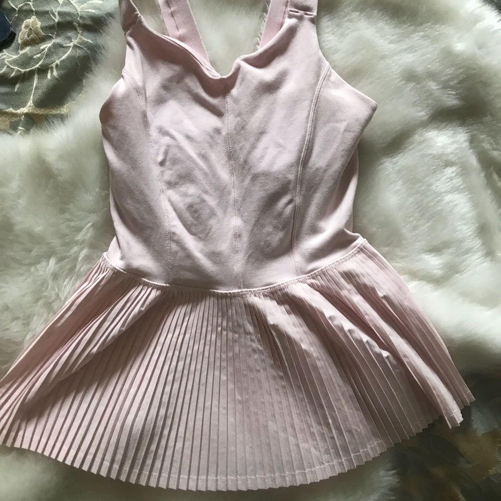 Lululemon Top with cute ruffles